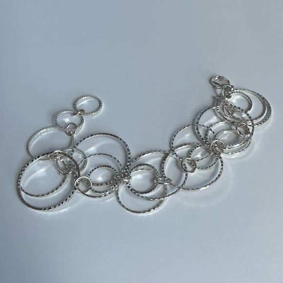 💕3/20$ NWOT Bijou Brigitte Delicate Circle Bracelet - Picture 1 of 2
